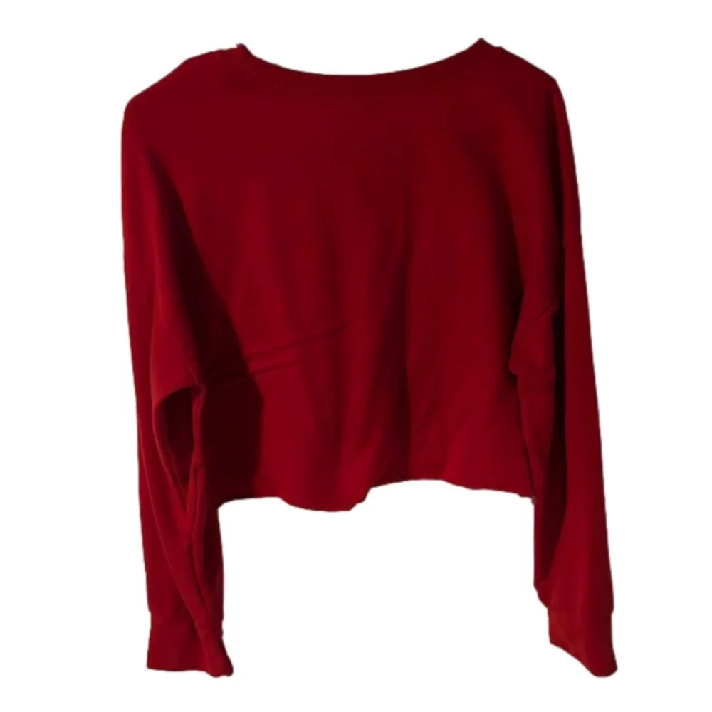 Red size small cropped long sleeve